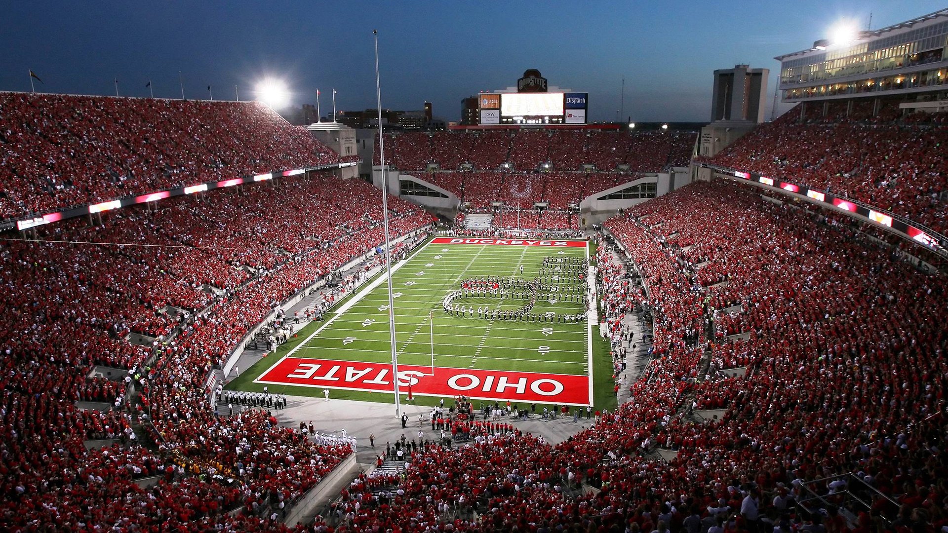 “德甲球队状态火热,冠军争夺逐渐明朗”,德甲阵营