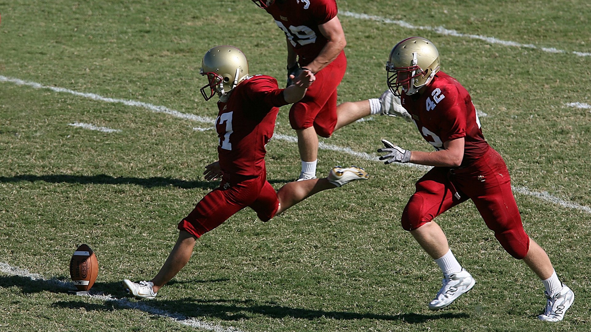 青少年足球基础设施全面升级，家庭支持度持续提升，青少年足球基础训练